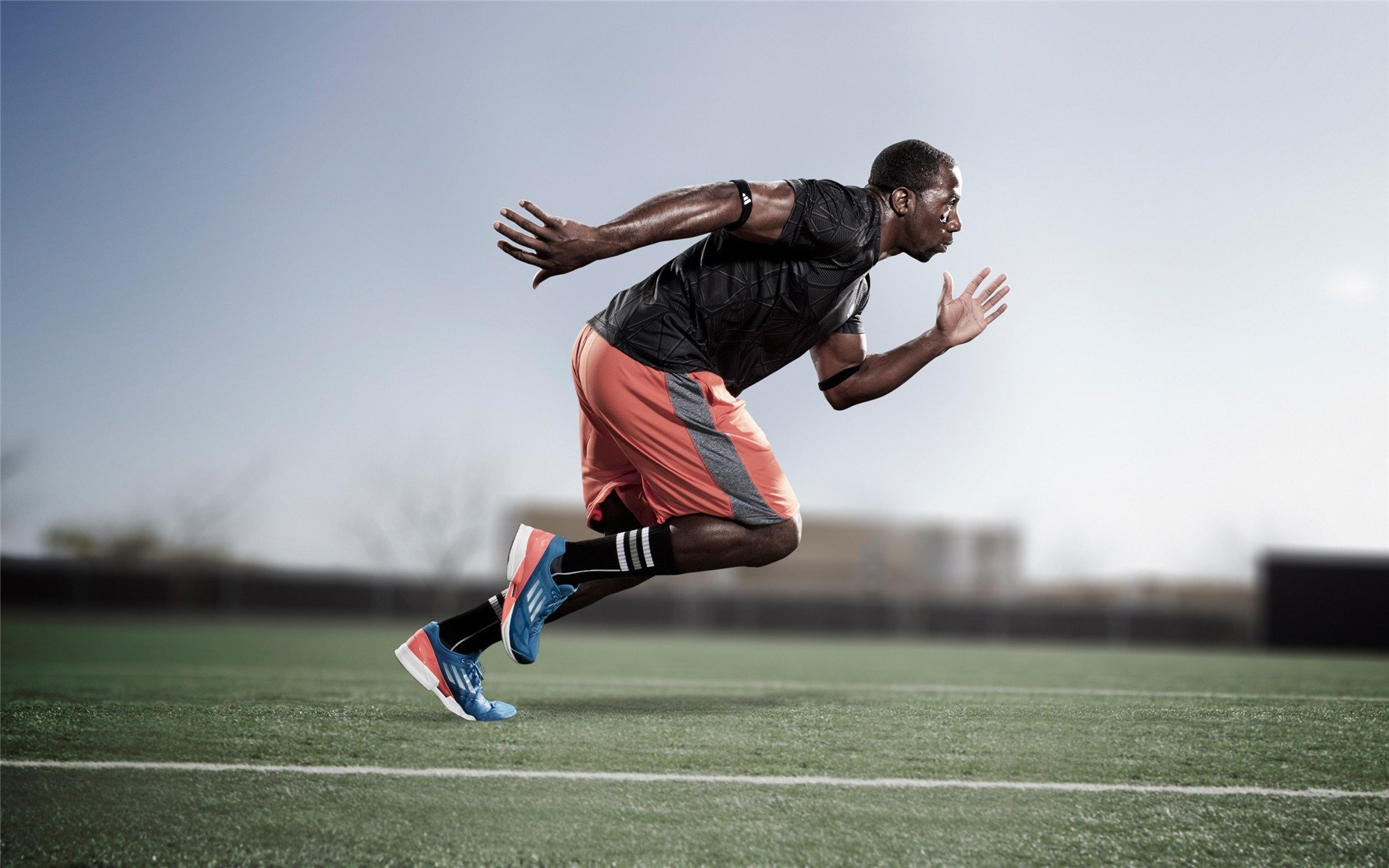 爱游戏官方-融合“足球+科技”新成果在行业集中亮相，引领行业新风尚，体教融合足球方案